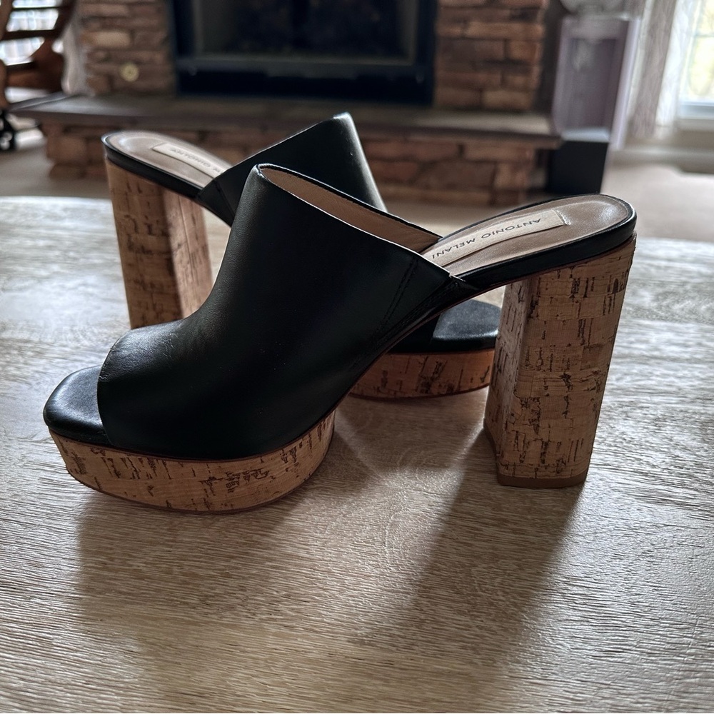 NEW Antonio Melani opened-toed wedge heels!! ☀️
